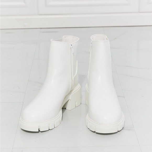 White Chelsea Style Boho Boots - Picture 2 of 5